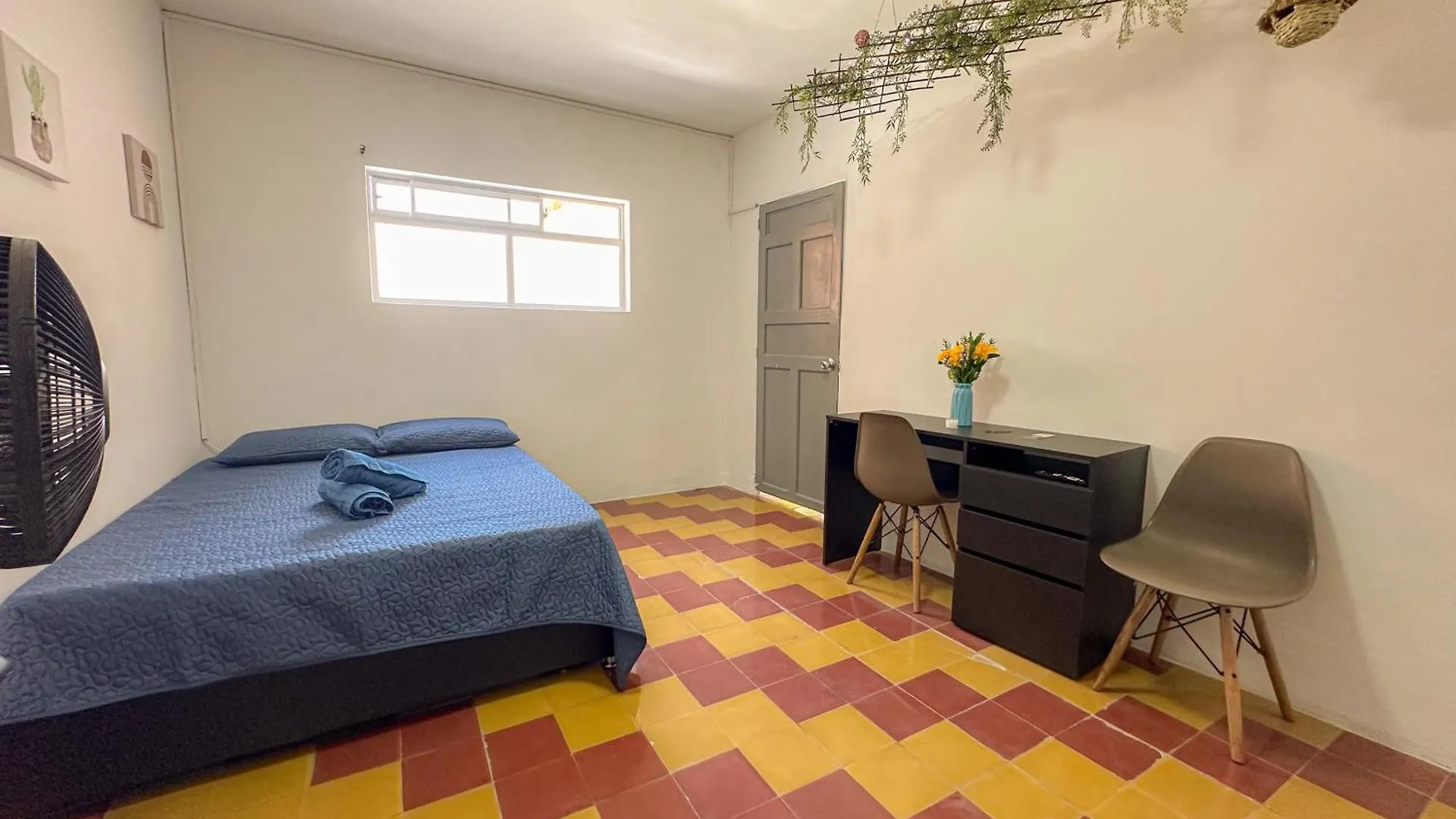 Guest house Casa Encanto, Apartamento - Habitaciones, Laureles-America Medellin