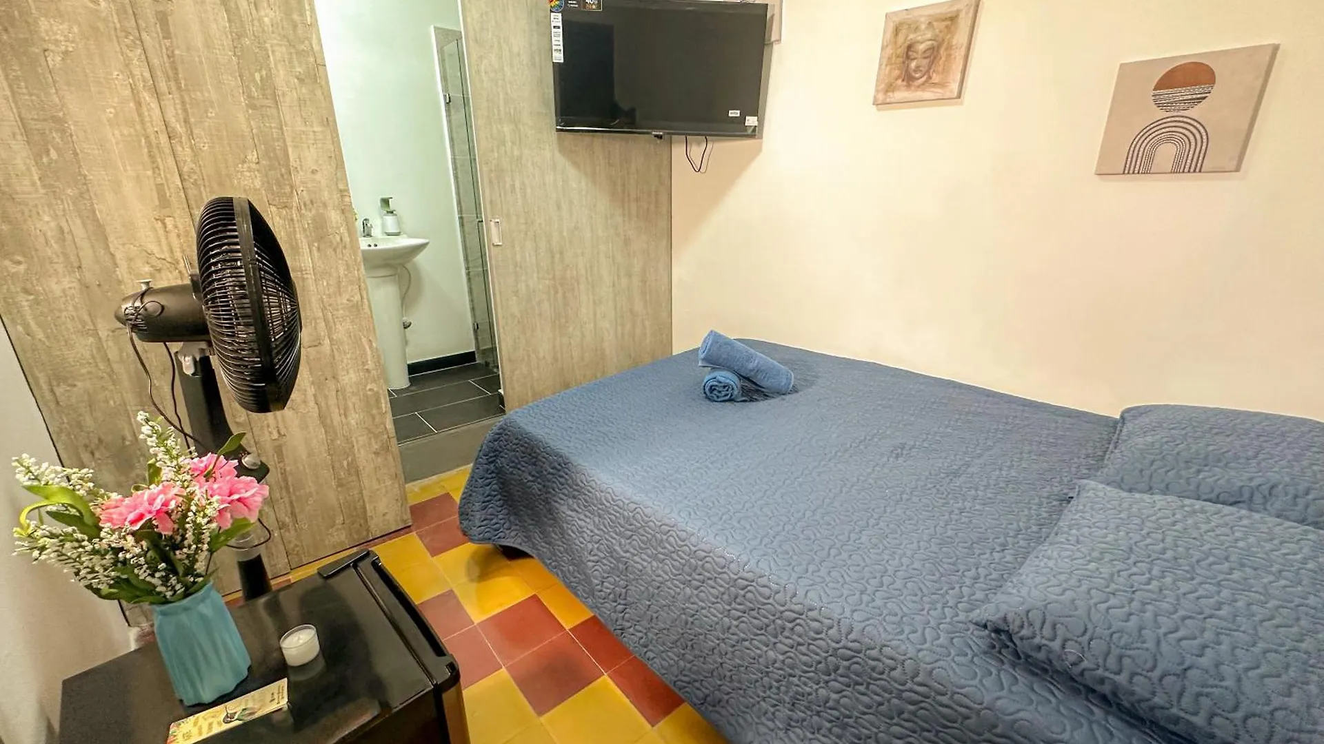 Guest house Casa Encanto, Apartamento - Habitaciones, Laureles-America Medellin
