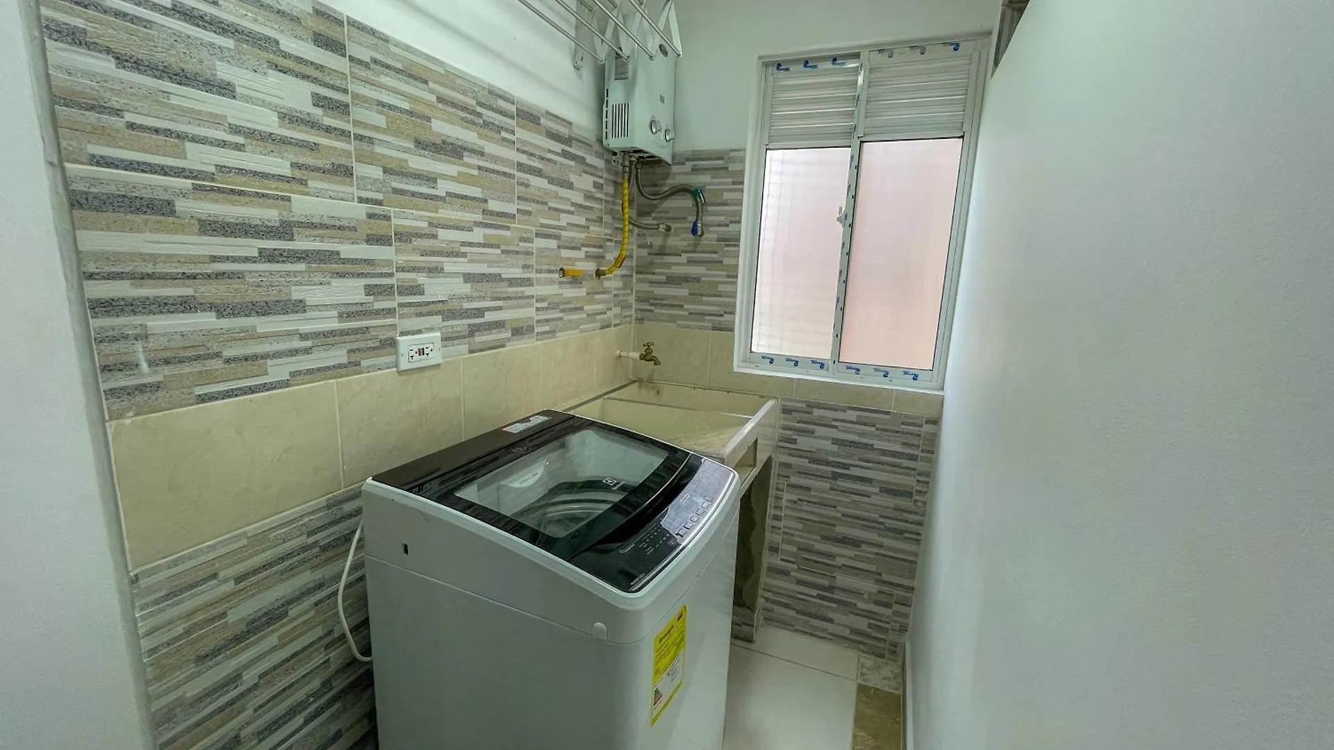 Guest house Casa Encanto, Apartamento - Habitaciones, Laureles-America Medellin Colombia