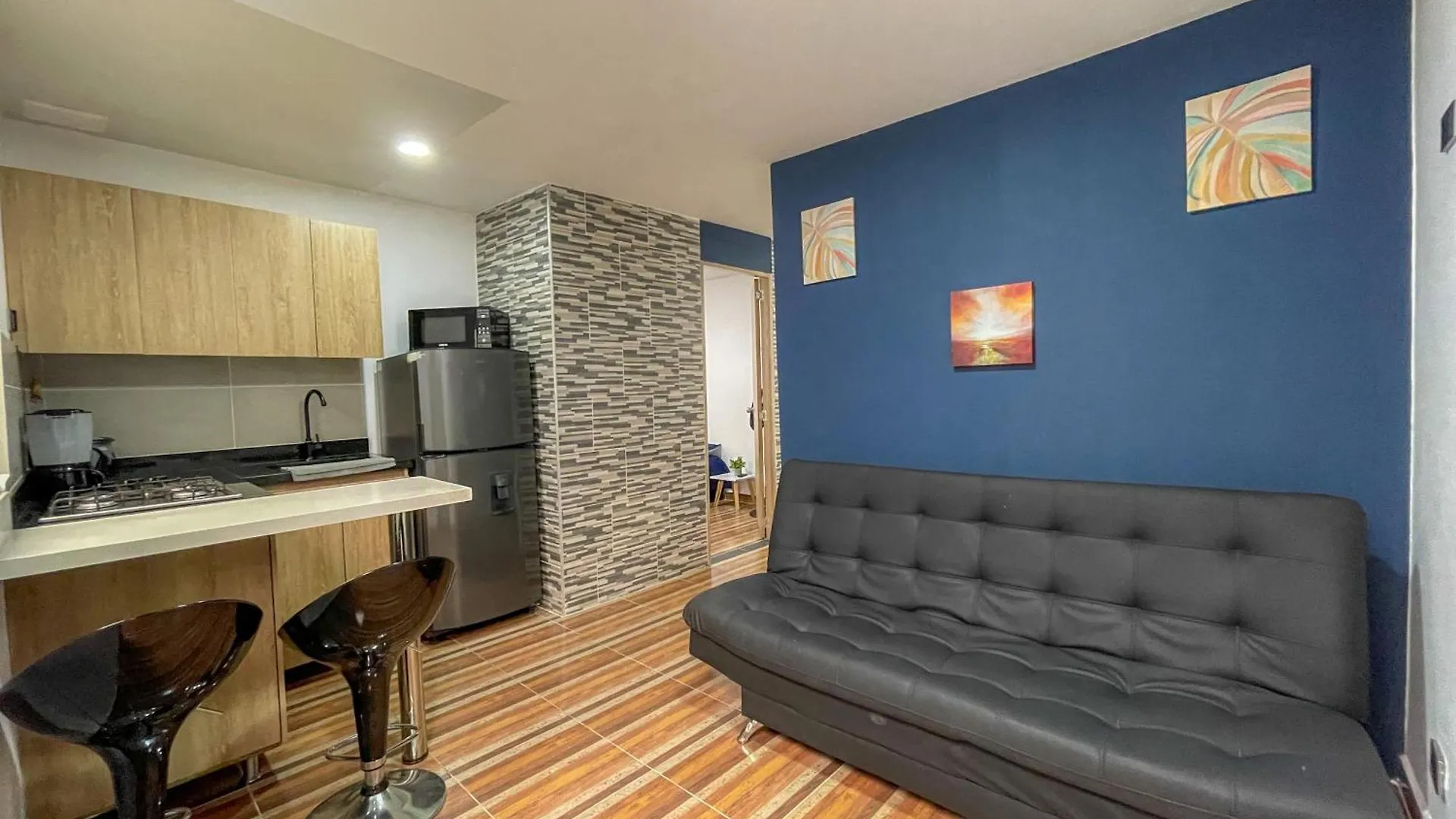 Guest house Casa Encanto, Apartamento - Habitaciones, Laureles-America Medellin