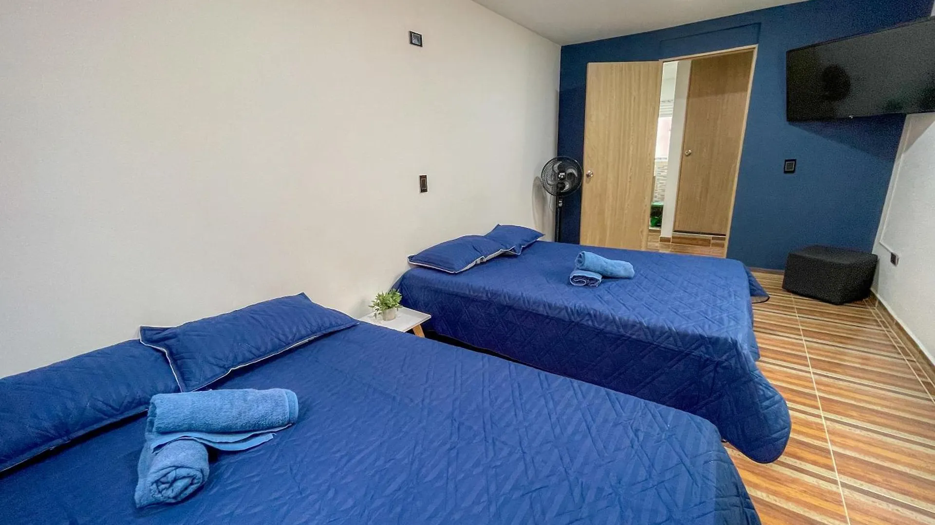 Guest house Casa Encanto, Apartamento - Habitaciones, Laureles-America Medellin