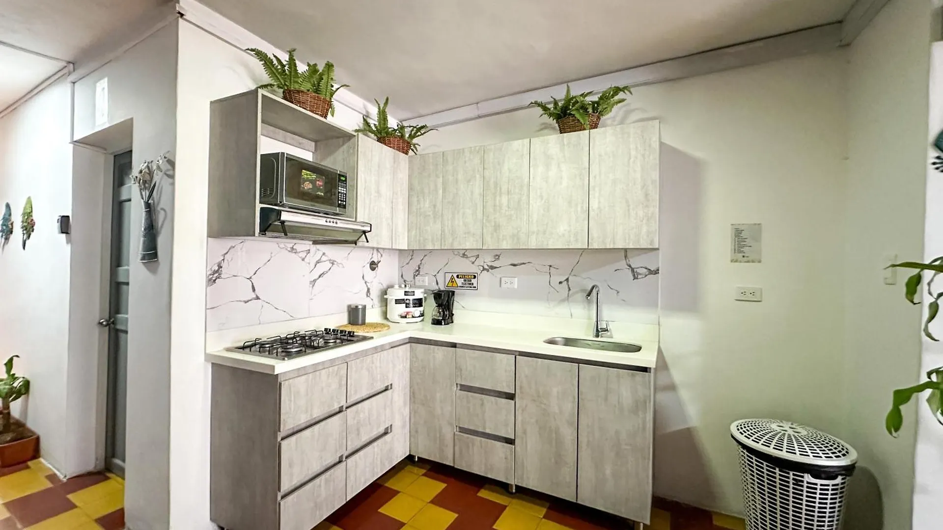 Guest house Casa Encanto, Apartamento - Habitaciones, Laureles-America Medellin